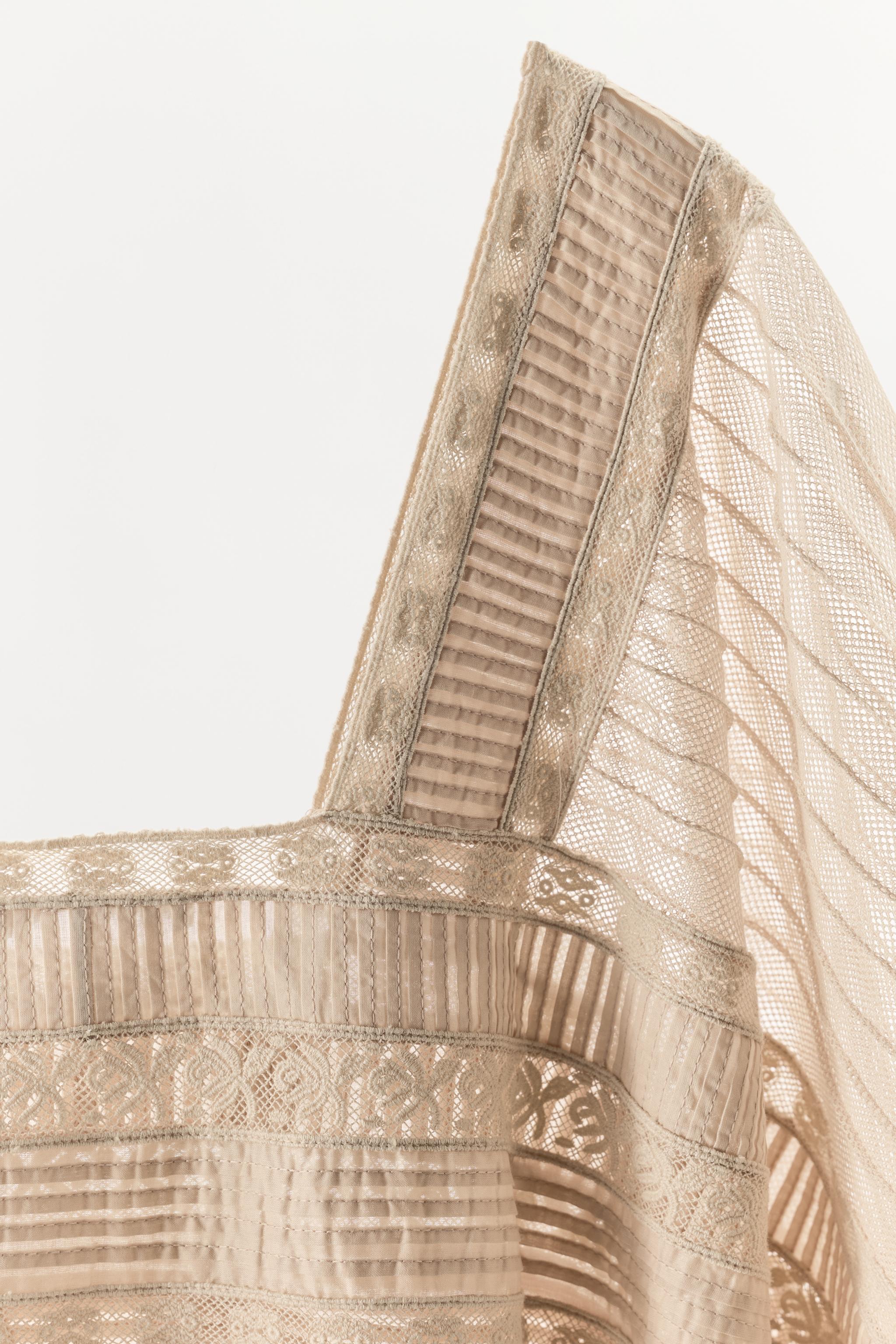PLEATED LACE KAFTAN DRESS